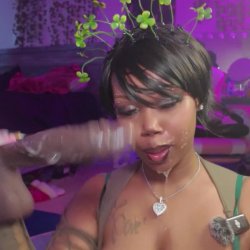 Ebony Deepthroat A Dildo🍽