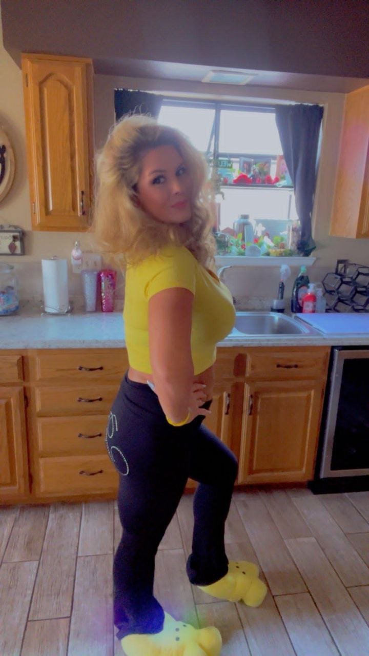 HotWife #53WlBkz2
