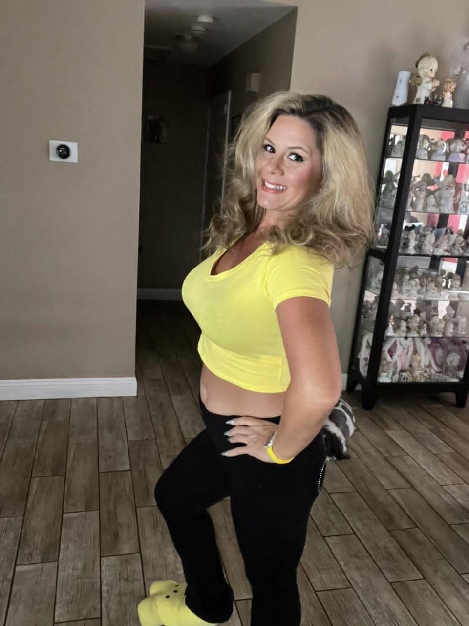 HotWife #5eov3JXi