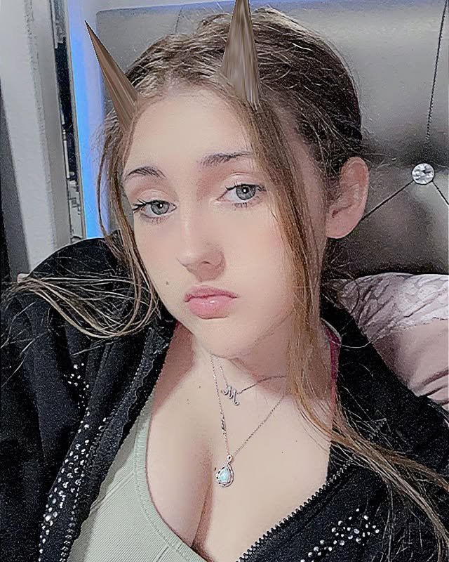 Cute petite teen #6kPbFVMf