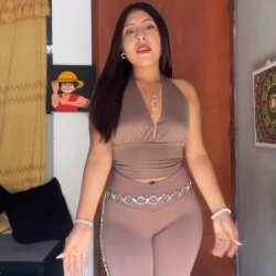 jovencita tiene un culo impresionante