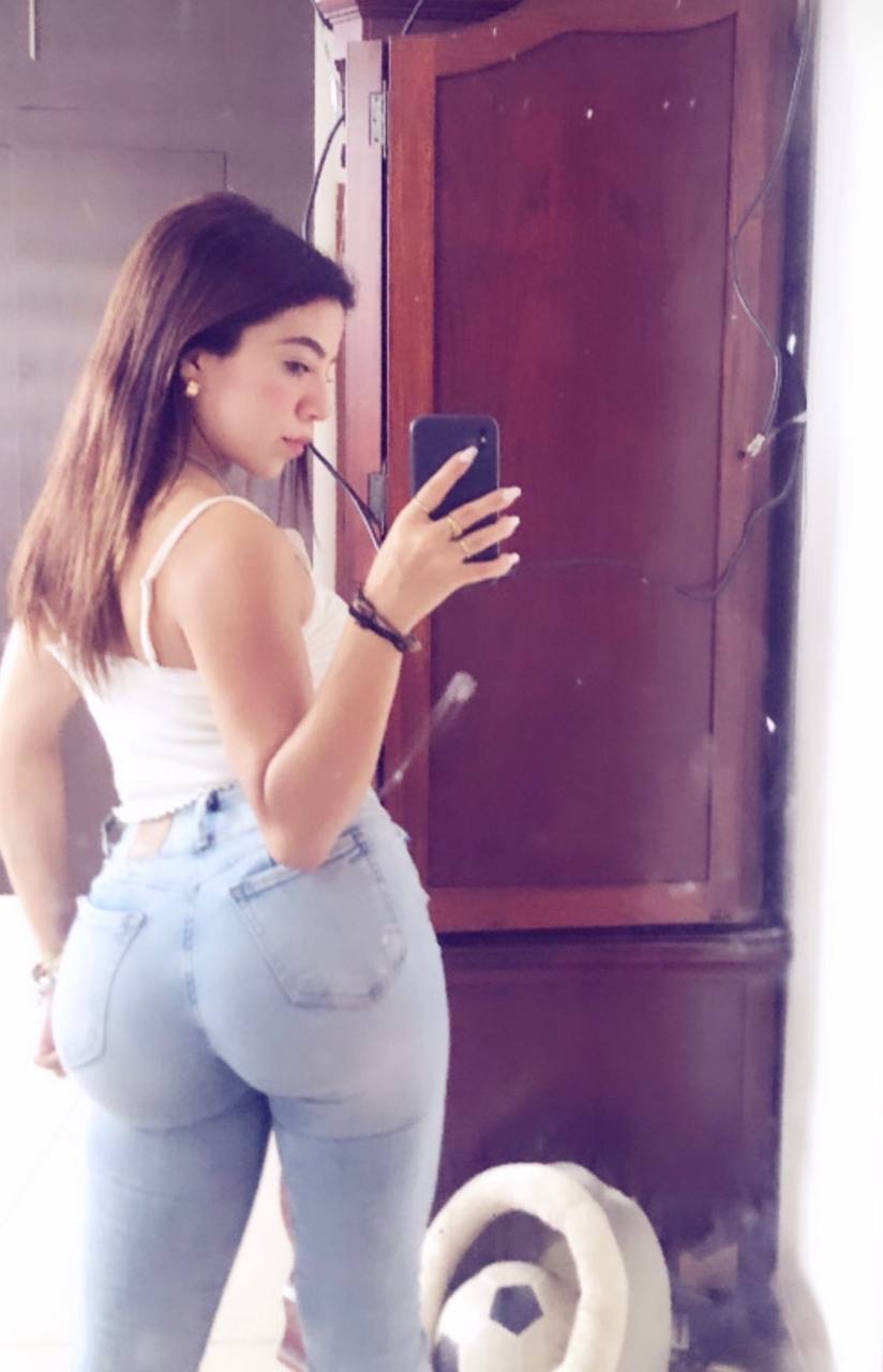 Latina IG Thot loves to show her ass #7898y198