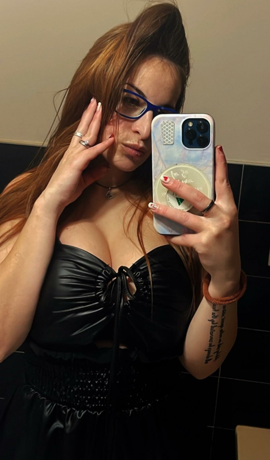 sexy Selene 25yo lost #7ISTa5cT