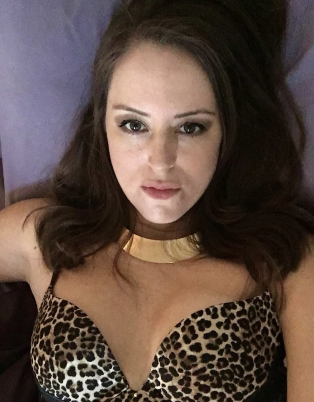 Airzonia Hotwife turned Whore #81cDv3hr