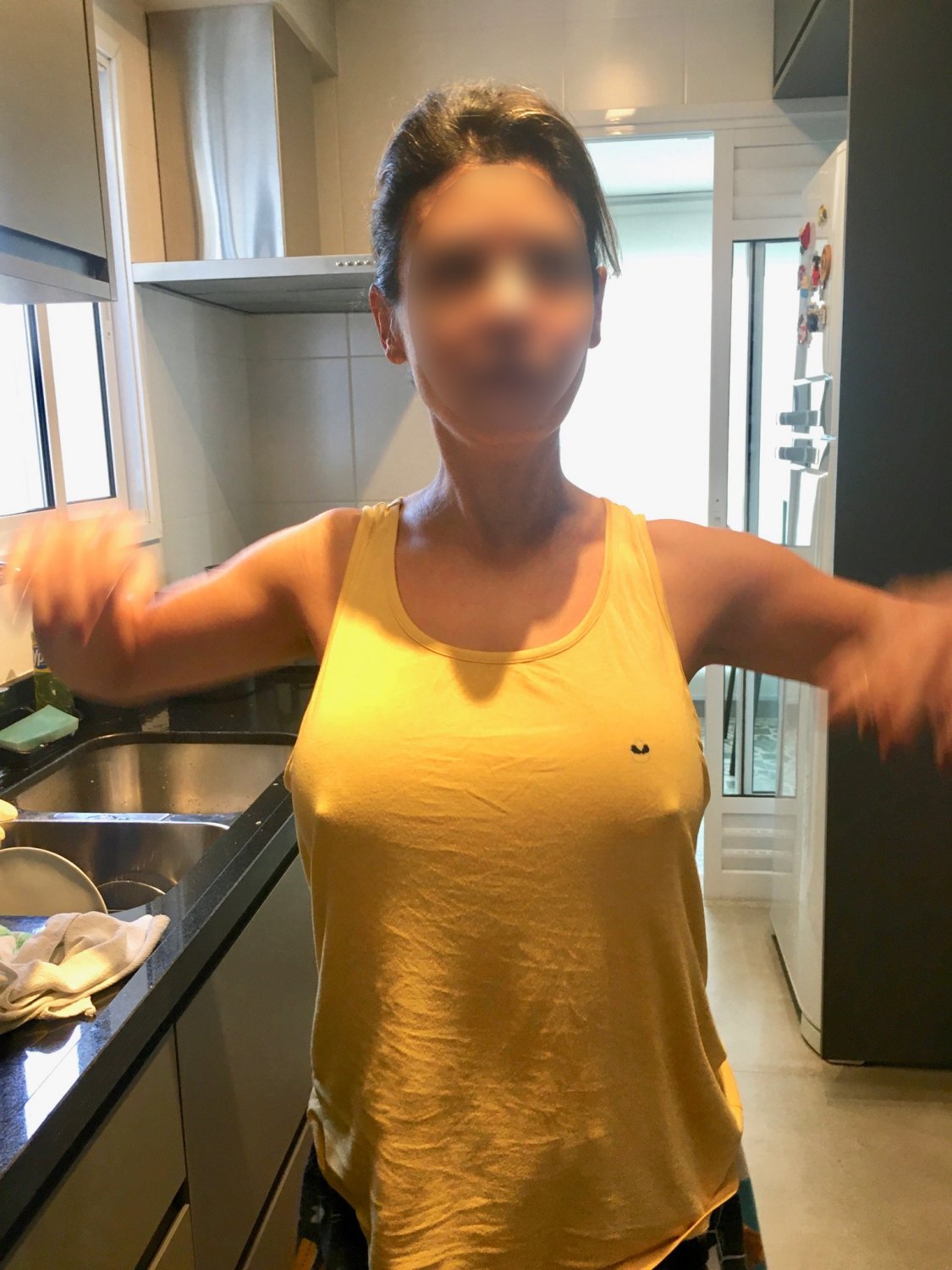 Hard nipples - bicos durinhos quase furam a blusa #8i7cTM1u