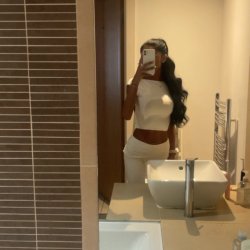 Who tryna make me their favorite lil slut