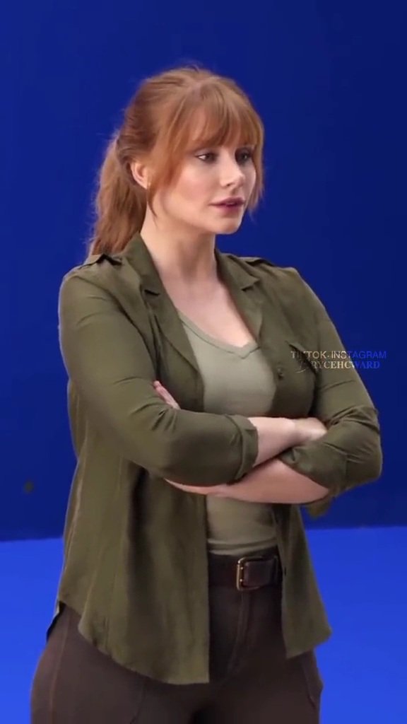 Oh my god how I love this blonde woman #A6FlxILb