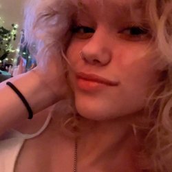 Blonde cutie egirl from discord