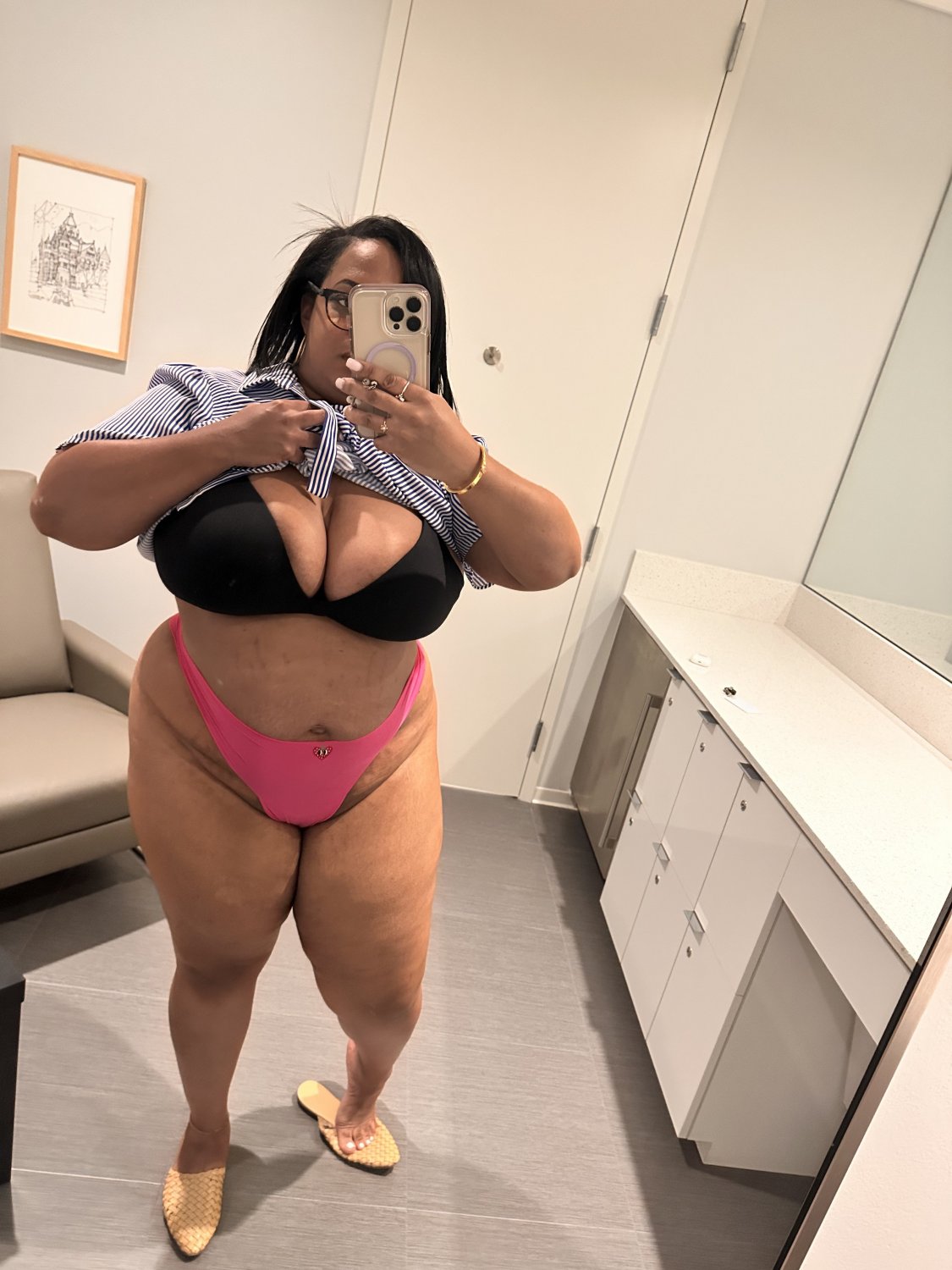 Horny ebony mom 😈😛 #akDFzUhS