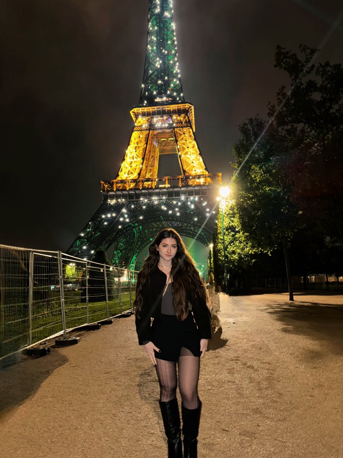 Sofia Espanha na Paris...novas perfeitas fotos de Sofia !!! #Ana2A7ra