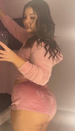 white girl wit some ass playing with pussy #AsljhC97
