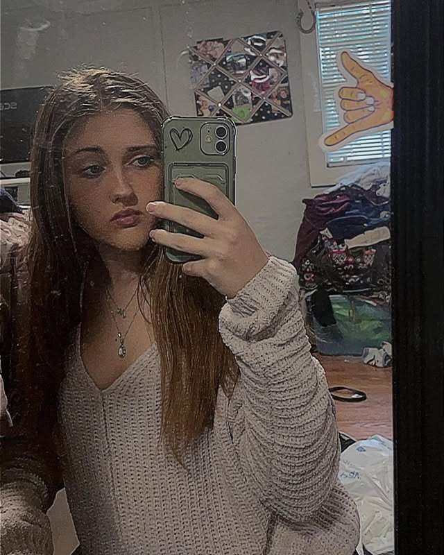 Cute petite teen #auuWGhZE