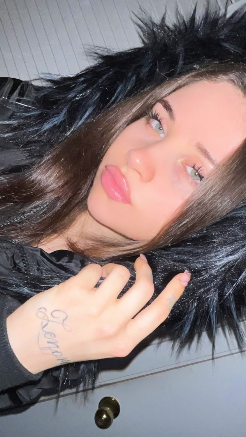 Pretty latina teen #B0DuMHMh