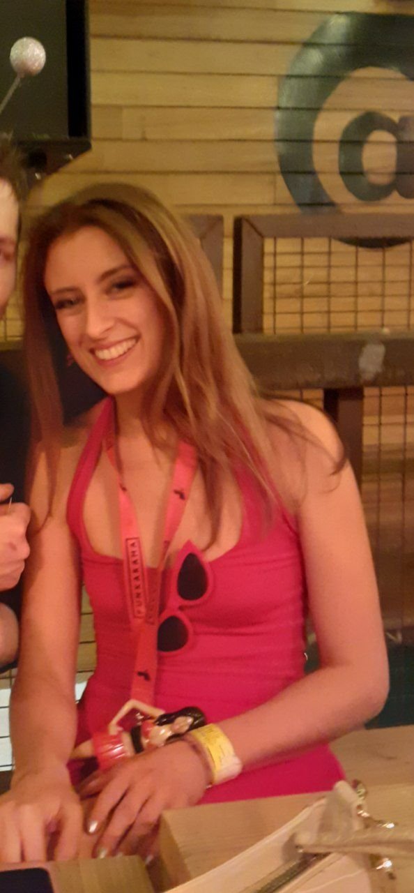 21 yo girlfriend flashing tits in bar AI #b4DSTojI