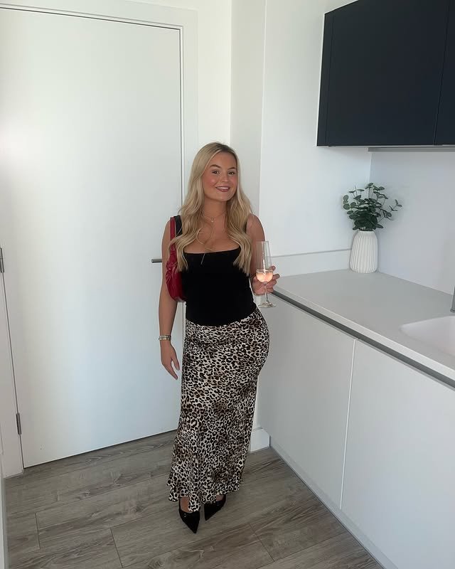 Sexy busty snowbunny teen Kirsty #b8BQYWXq