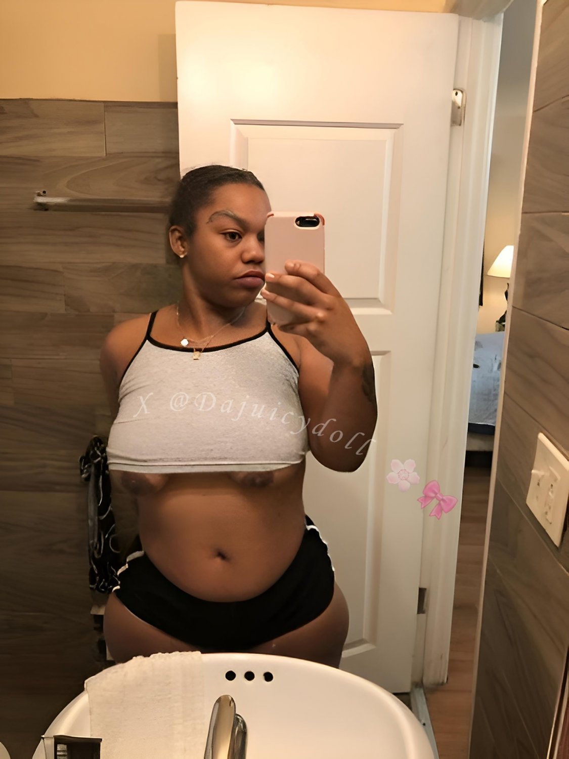 Redbone with thick ass #bIG1vXNG