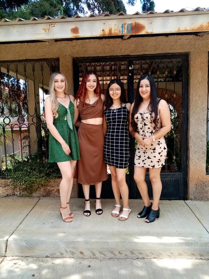 My sexy Latina sister and cousin's #biHK4sL9