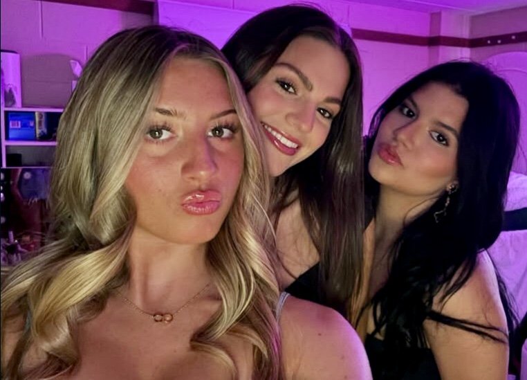 Hot blonde IRL sorority teen is perfect goon fuel #BxLn1pp9