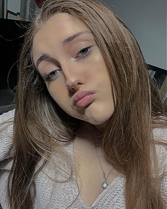 Cute petite teen #bzW63tua