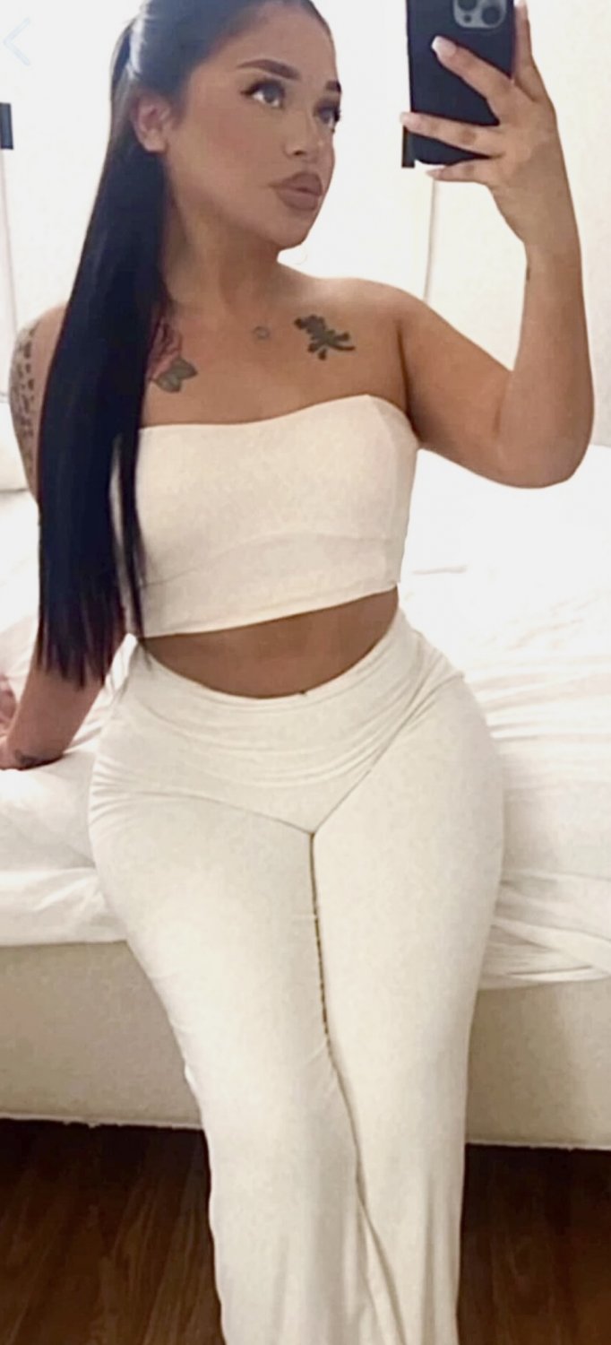 Perfect thick phat ass latina milf loves showing off her body… cover her in cum #C1T0bsQY