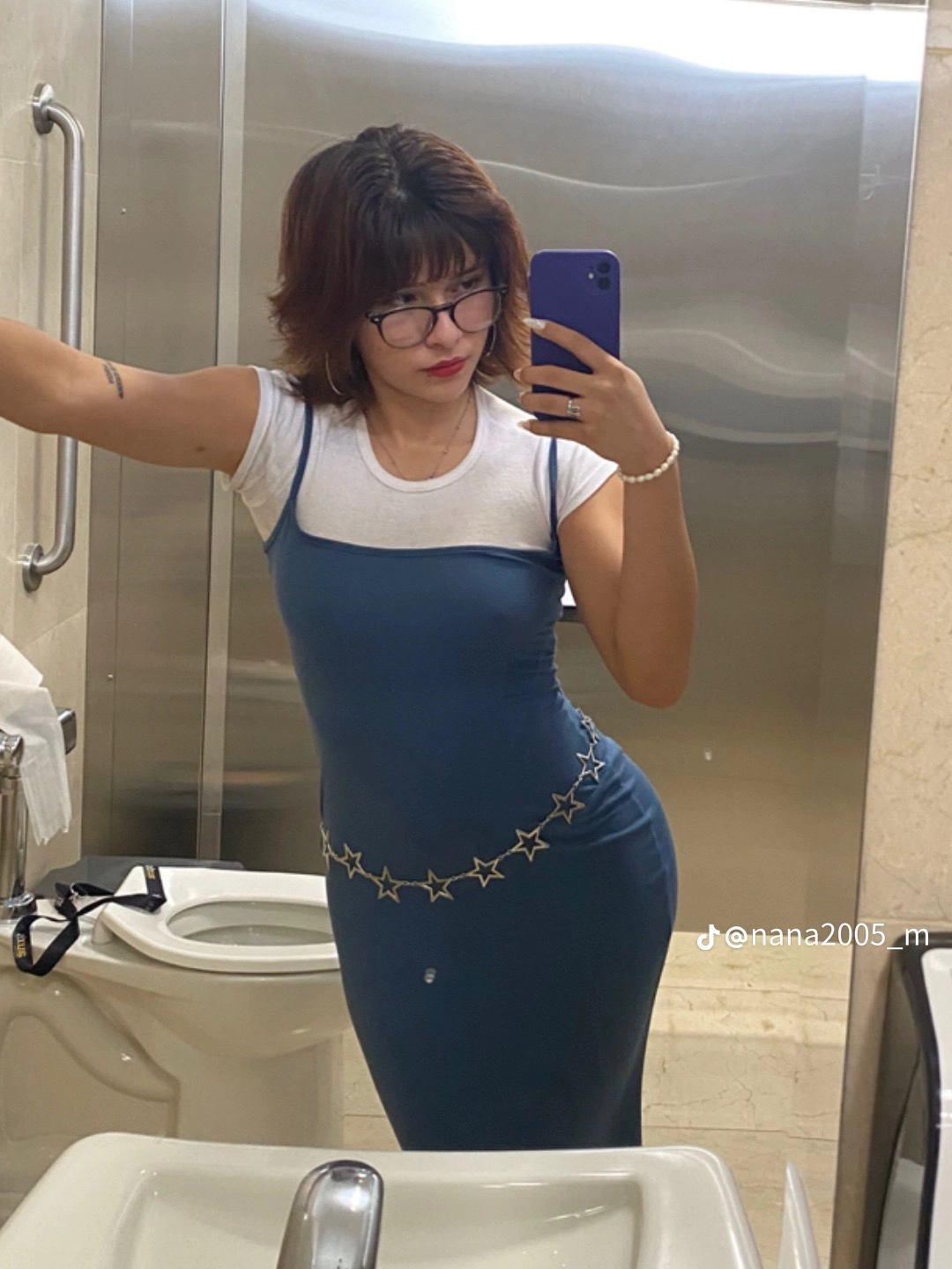 La novia de #Sasha no sabía que tenía onlyfans .. jovencita hermosa #cornudo #cr4653s8