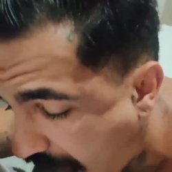 Izabella Bengala dominado macho