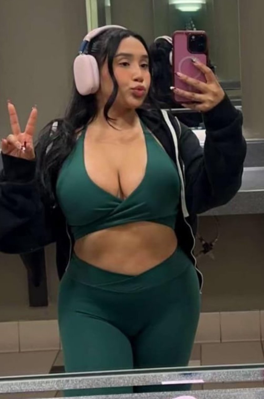 Thick petite huge ass latina slut loves showing off her perfect body.. cover her in cum #CyiVO3UM