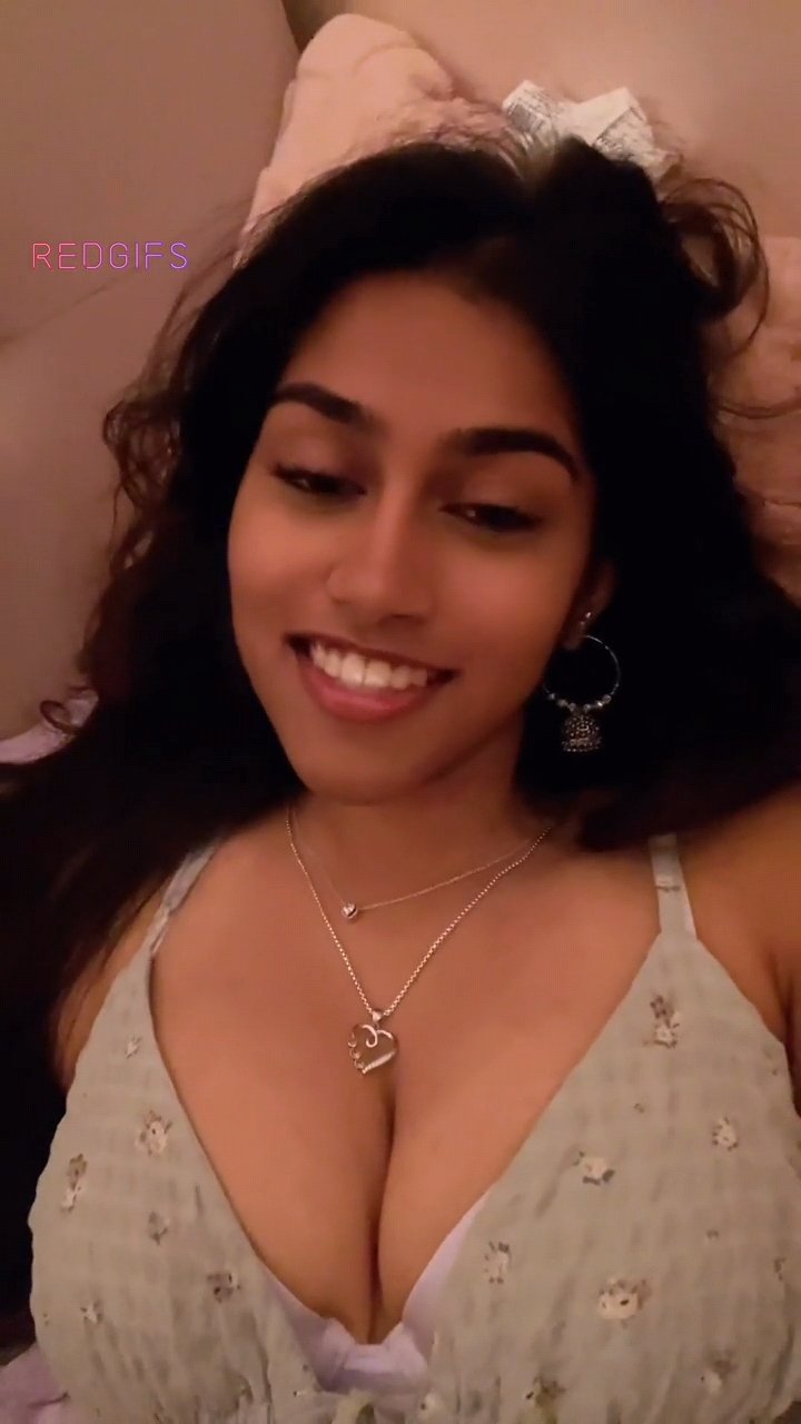 Nri Desi Busty Beauty #D5FYsvdY
