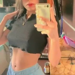 Novinha magrinha peituda delicinha