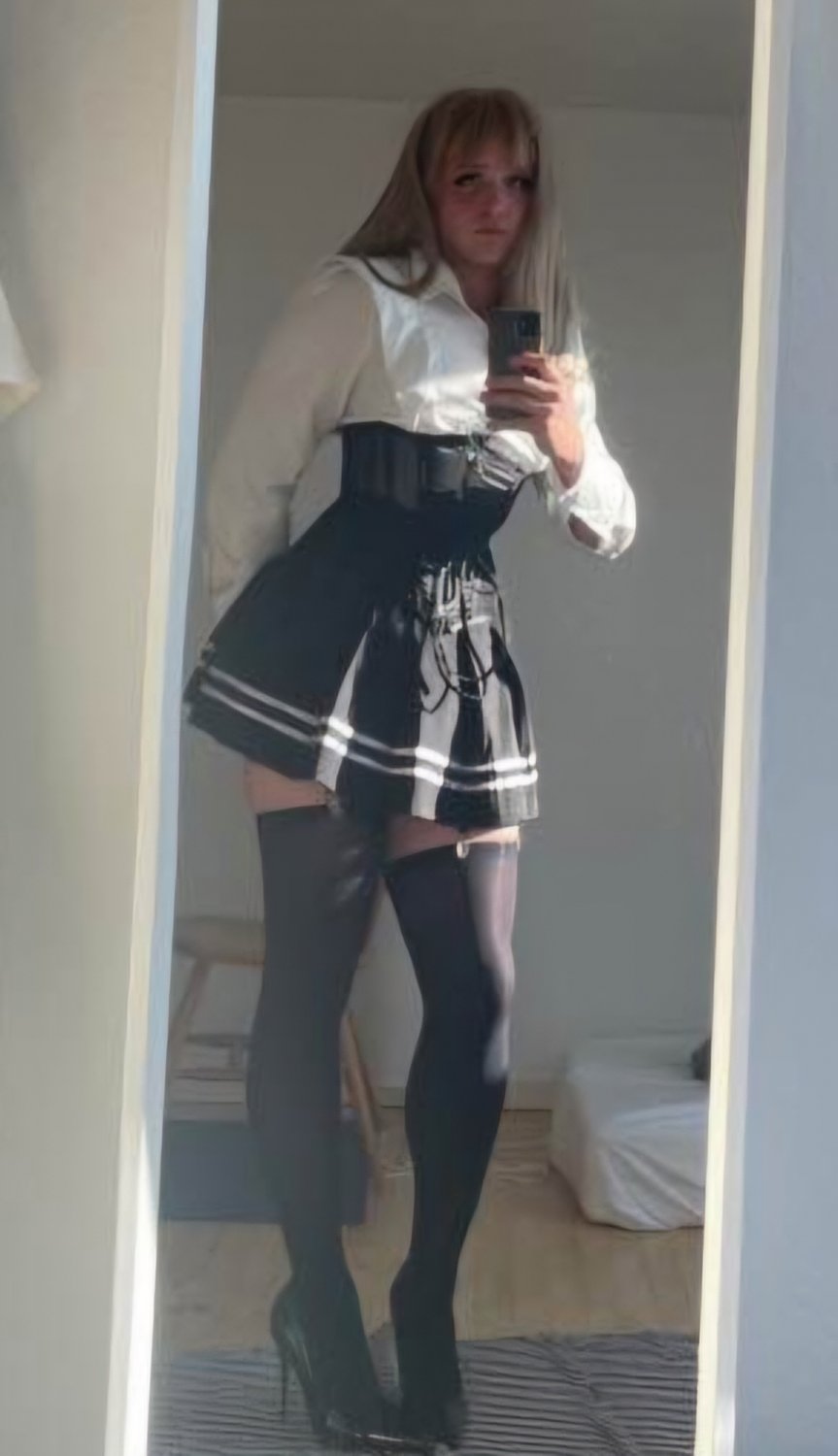 faggot loser from kik dresses up and begs for attention #dbiR8hwP