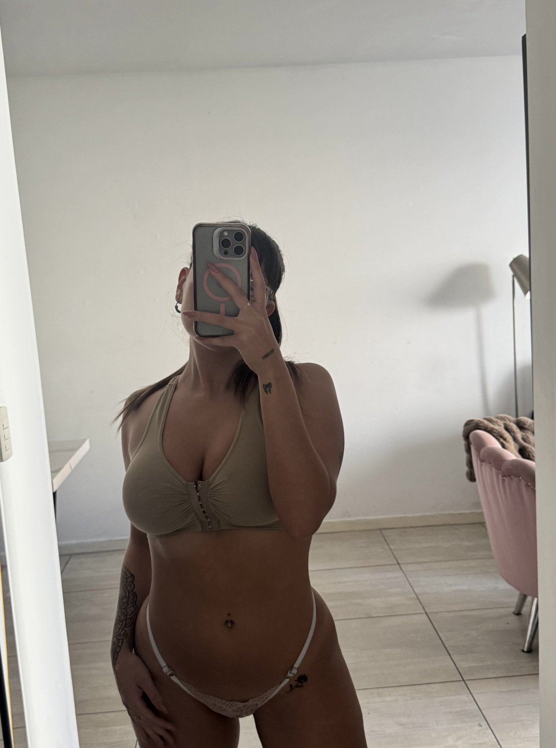 Regular Latina slut with a great body 👅 #dE8H9kpq