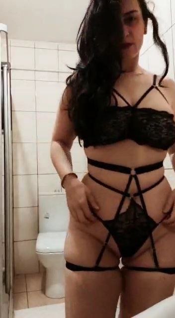 hijab wife loves sucking #dLhBdkT2