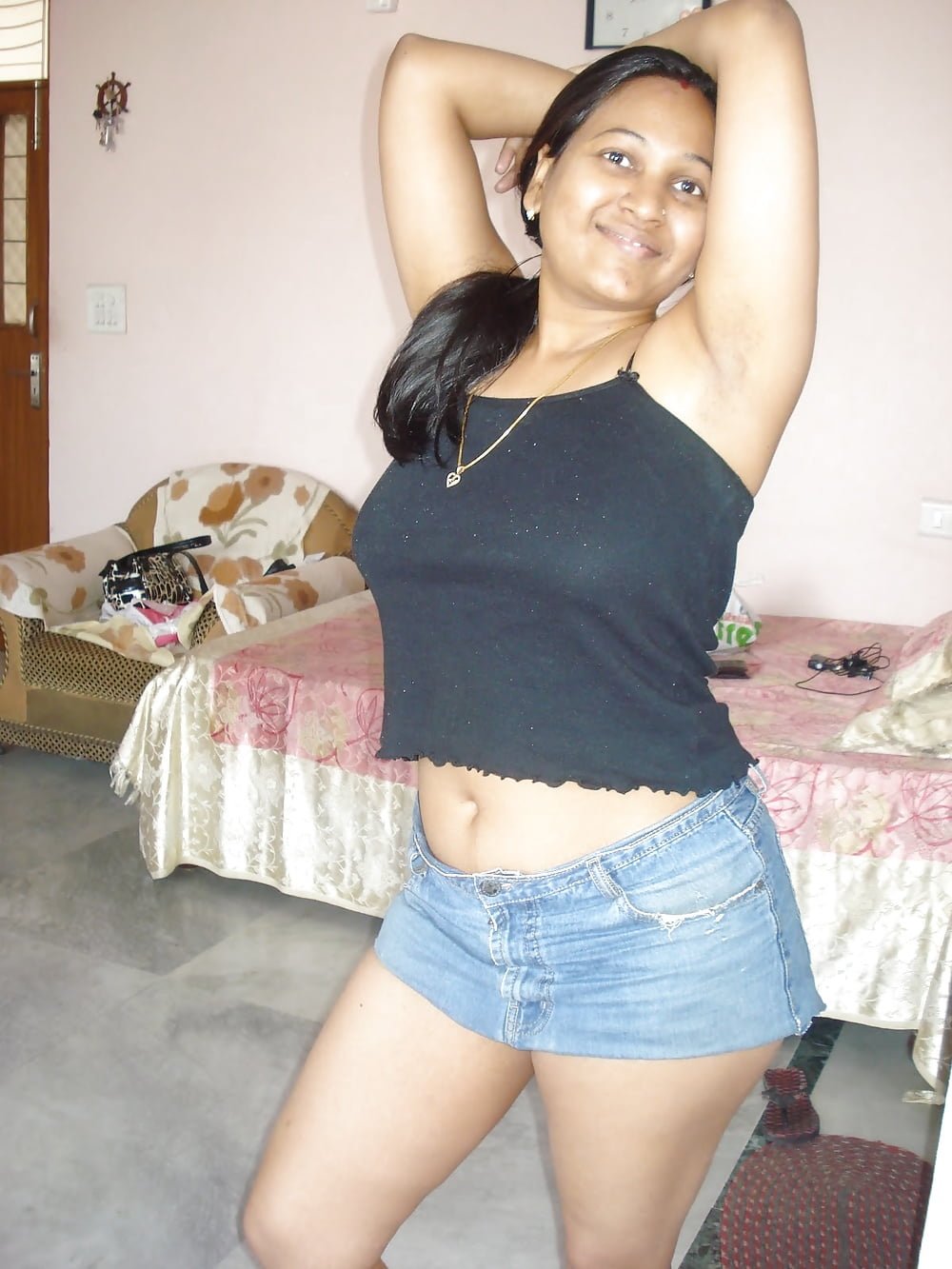 Desi bhabhi solachna exposing at home after the match #DRAxpt6O