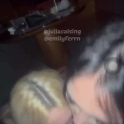 putaria mais gostosa dessas putinhas, chupando o famos0, vídeo compl3to no l1nk da b1o