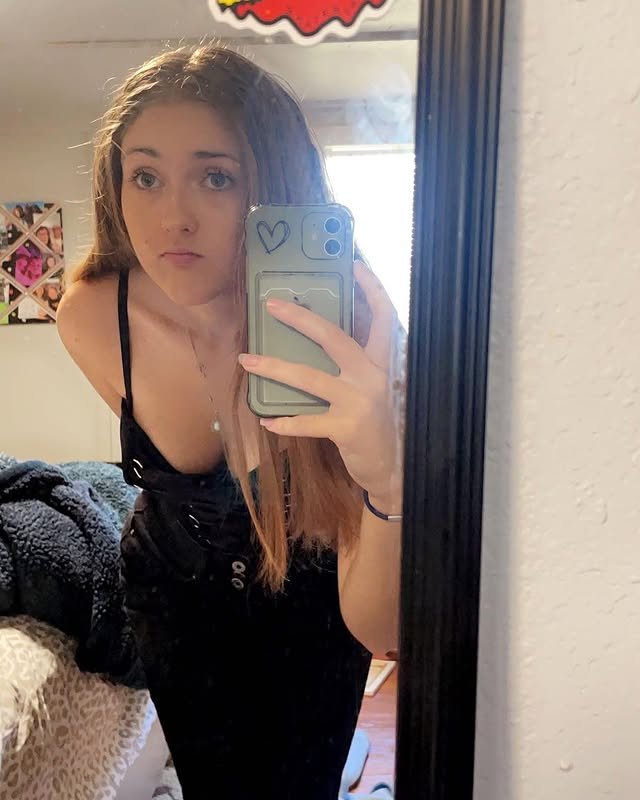 Cute petite teen #EMGVpCl7