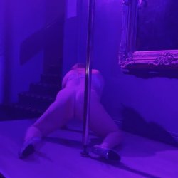 Preggo on a pole