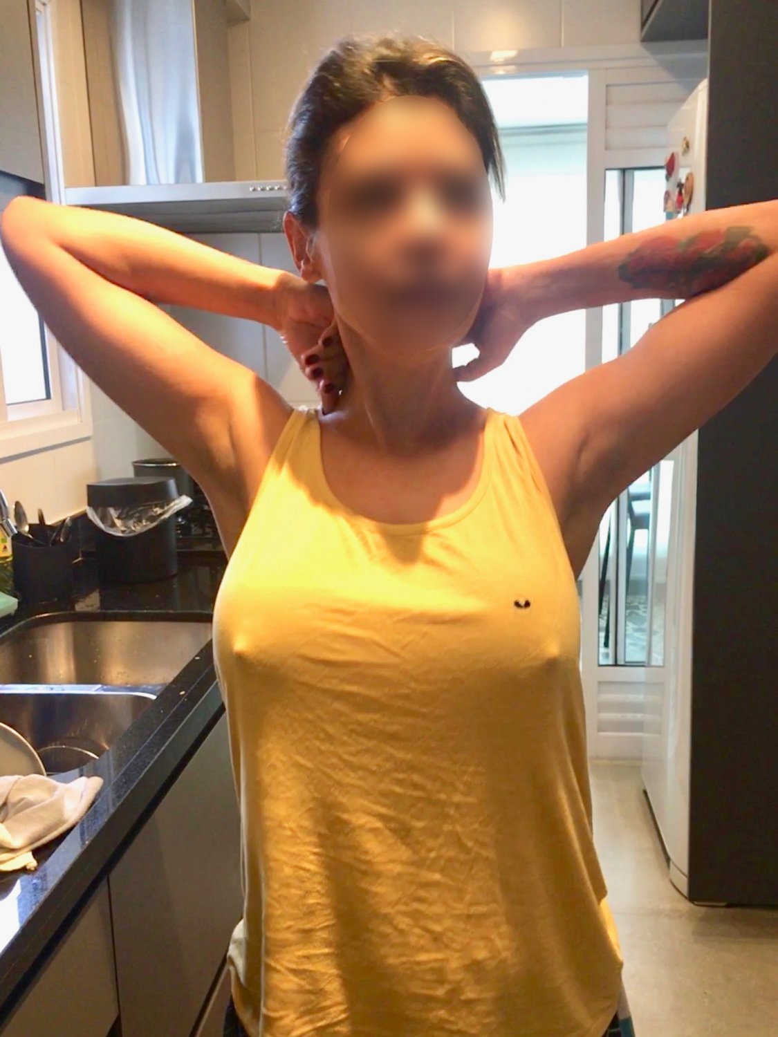 Hard nipples - bicos durinhos quase furam a blusa #eWEw54M2