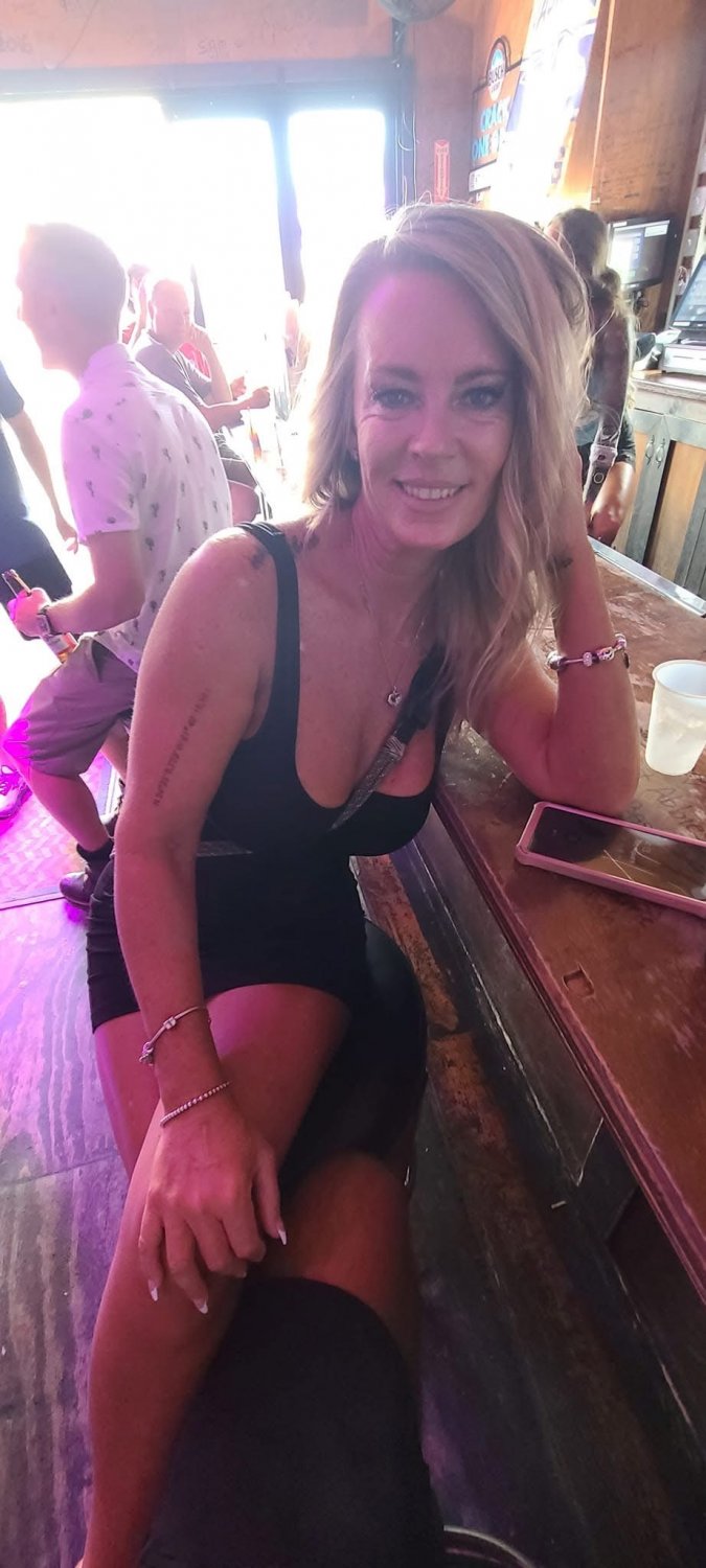 While she’s not “nude”, I’m glad Angelia didn’t use pasties for her big ass painted MILF tits #eXCifSbC