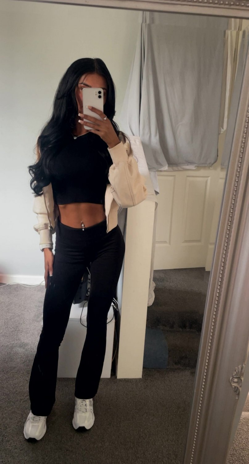 Every curve in the mirror looks better when you’re the one admiring it #FN0DLCCF