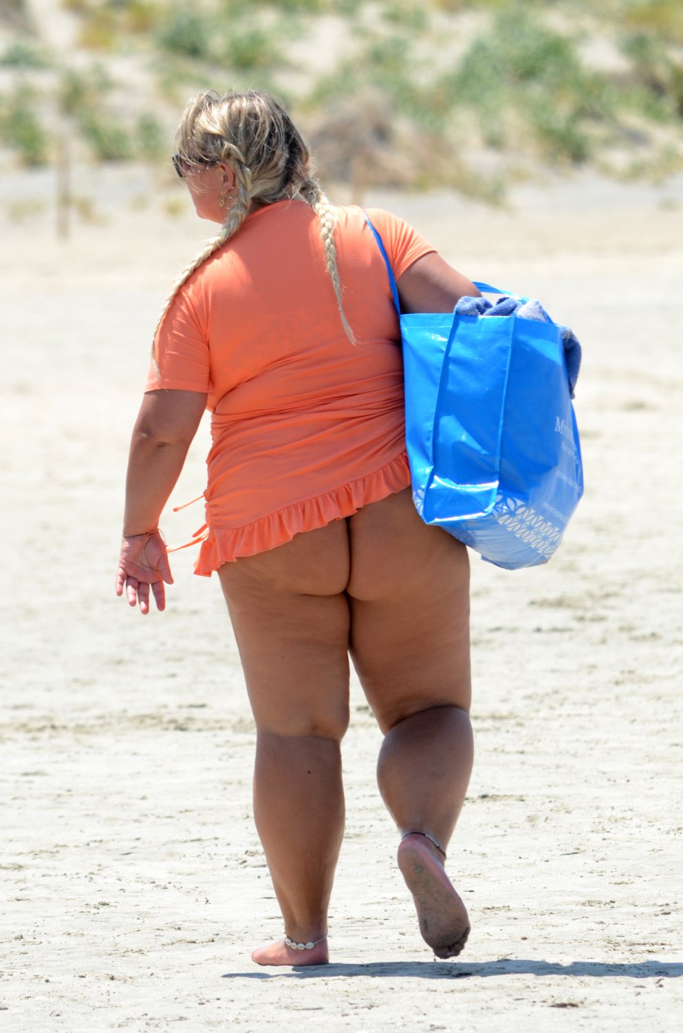 beach voyeur... #g2VLqzdR