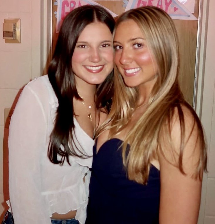 Hot blonde IRL sorority teen is perfect goon fuel #h27CyOQ9