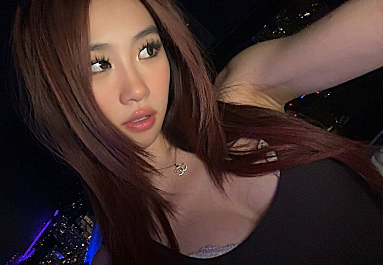Pretty asian slut sucks and jerks off #h4sfUdaL