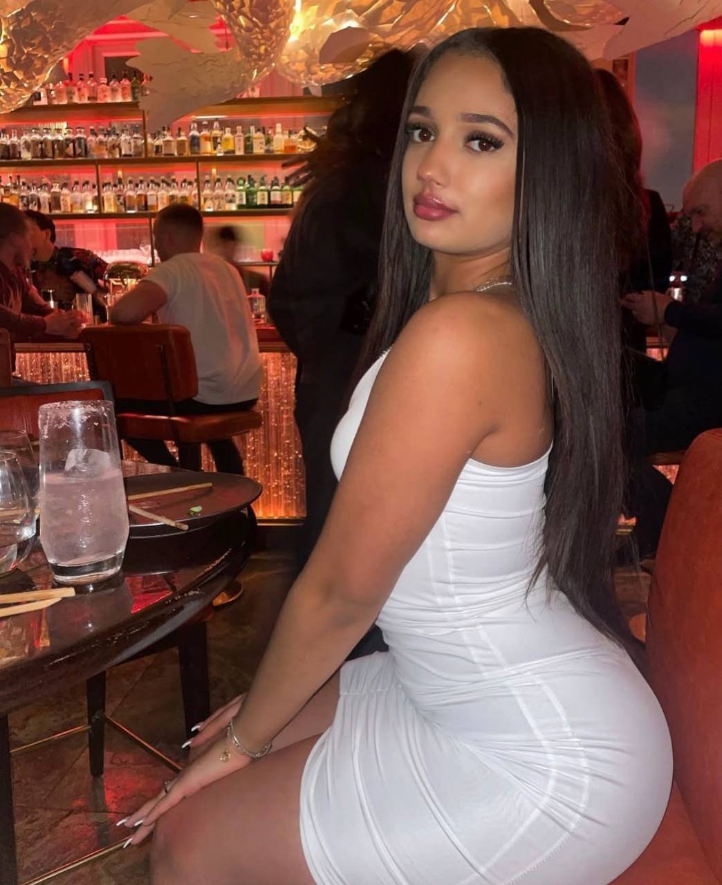 IRL slut shows off her perfect body #H7W9P4ij