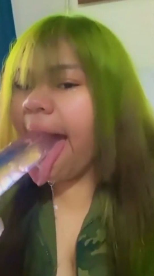 Shows Her Mouth & Uses It !! | Sᴘɪᴛ GɪGɪ | 🥵Ahegao Sluts #11 #HA1SPIdY