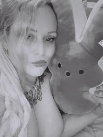 39 year old bust blonde Holly escort in San Diego #hIAcdeIO