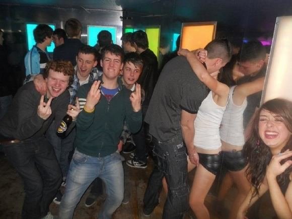 When people don't wait for the party to end for a fingering, blowjob or hot fuck #HKHcM3ke