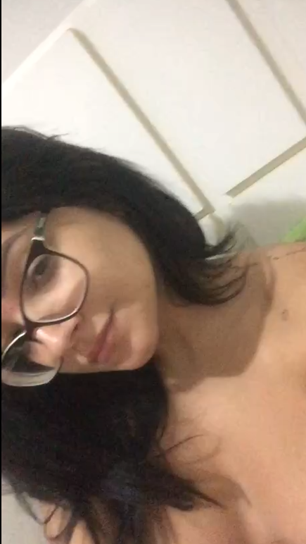 NOVINHA VAZADA BRINCANDO COM A BUCETINHA MOLHADA #IFijwBxL