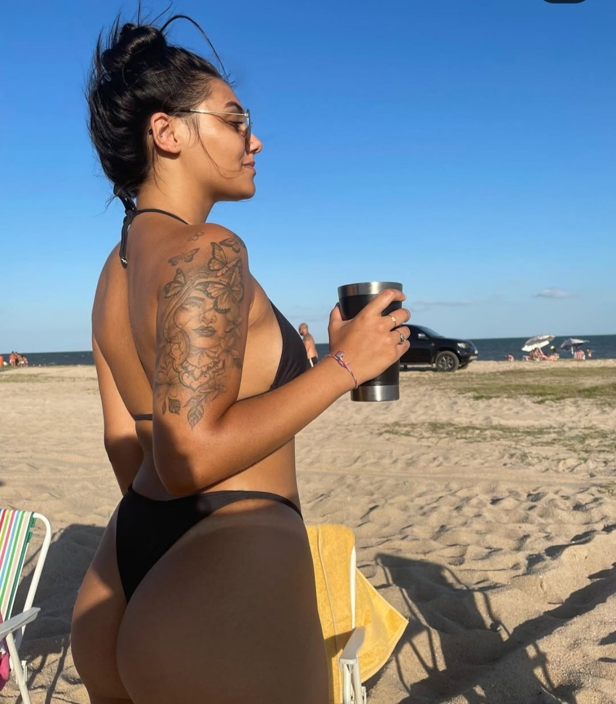 Essa gordinha cavala tem um rabo enorme #IldstJp9