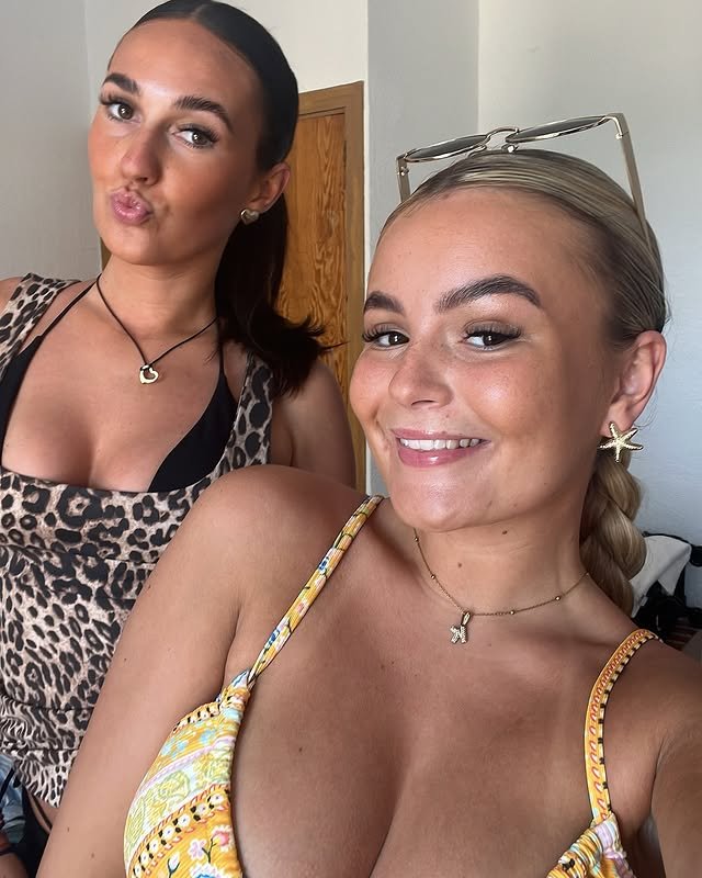 Sexy busty snowbunny teen Kirsty #iofctEJe