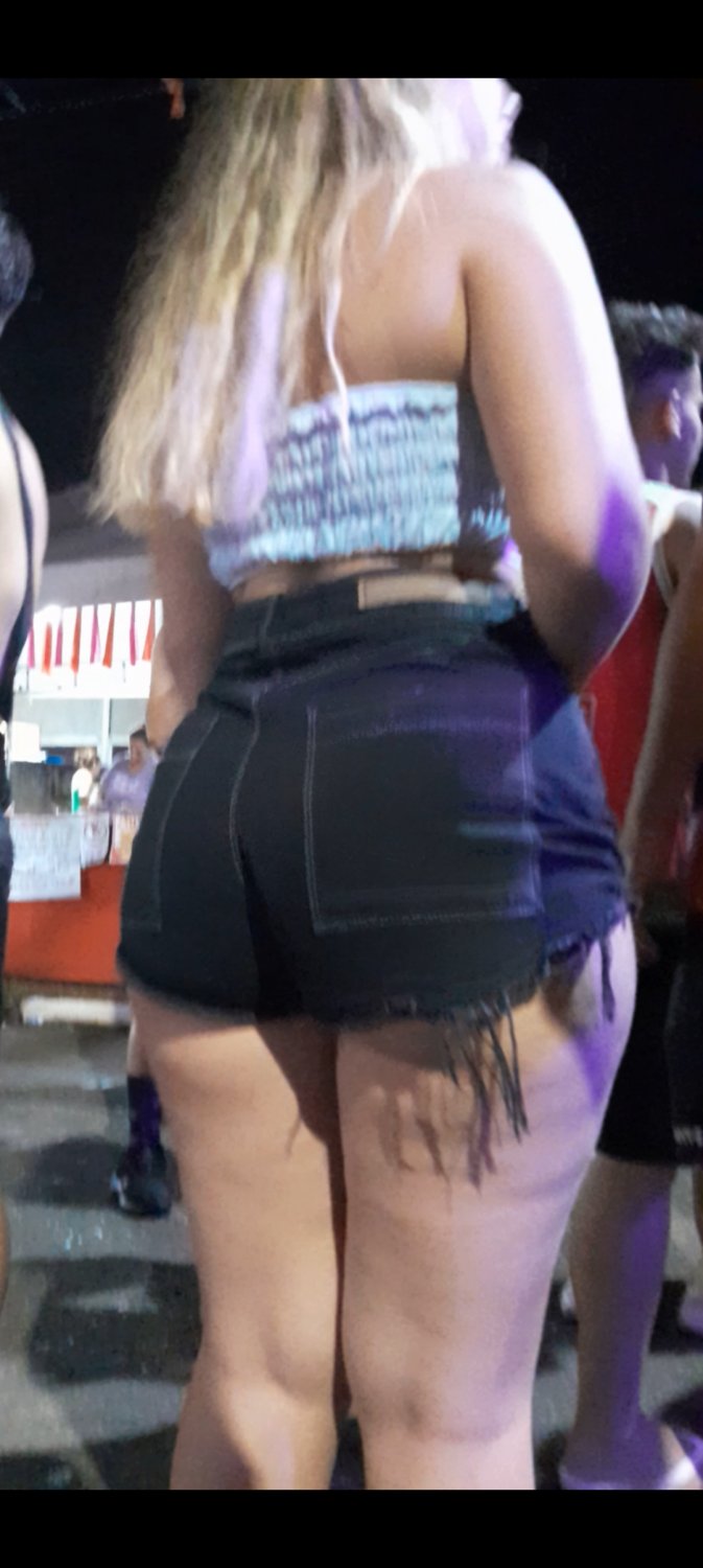 Candid shorts #ir5aOhvz